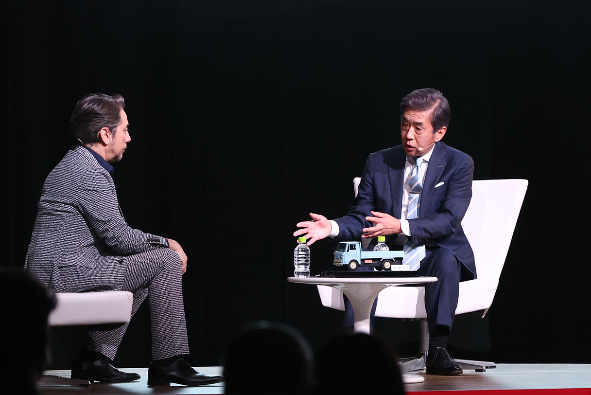 クリス・ペプラー氏と片山社長の対談風景